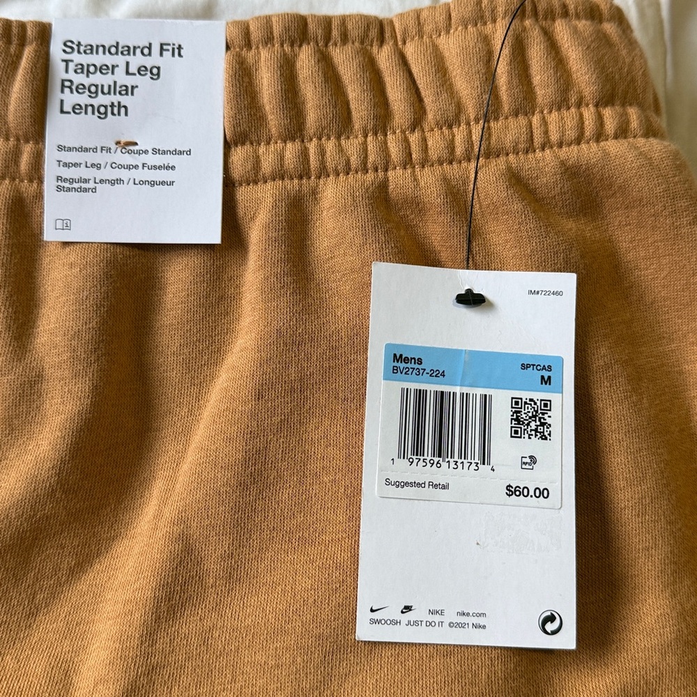 Nike classic Jogger Pants in Warm Brown - Picture 2 of 5
